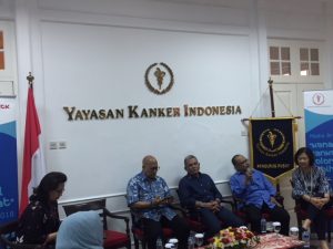 Masih dalam rangka memperingati Bulan Kesadaran Kanker Kolorektal yang jatuh pada Maret 2018 lalu, Merck sebagai perusahaan sains dan teknologi, bersama-sama dengan Yayasan Kanker Indonesia (YKI) menggelar sesi diskusi dengan tema “Kenali Kanker Kolorektal Lebih Dekat”