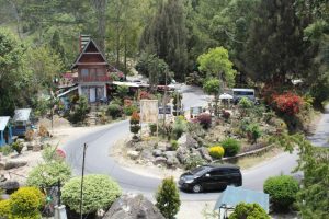 Menara Pandang Tele, Lokasi Terbaik untuk Menikmati Danau Toba