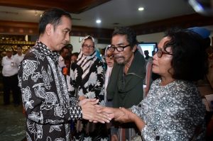 Sambangi Bandara Soetta, Presiden Jokowi Temui Keluarga Korban Lion Air