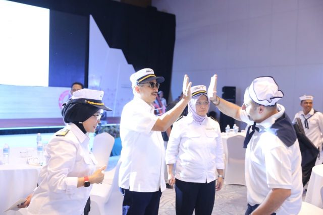 Menpar Ajak VITO Manfaatkan Singapura untuk Dorong Turis Masuk Indonesia Menpar Ajak VITO Manfaatkan Singapura untuk Dorong Turis Masuk Indonesia