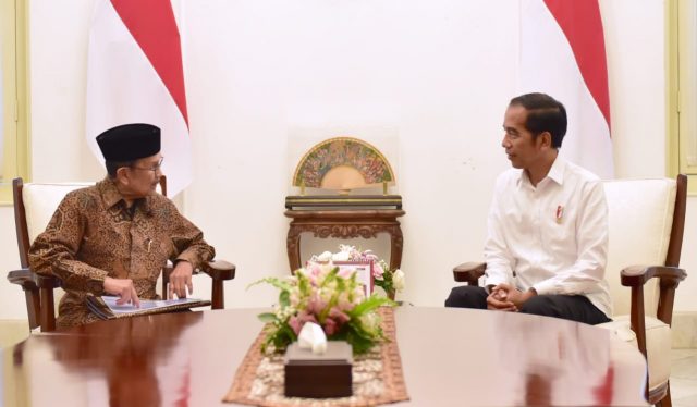 WhatsApp Image 2019-05-25 at 02.06.14 Usai Bertemu Presiden Jokowi, Habibie Tegaskan Persatuan Bangsa Tak Bisa Ditawar
