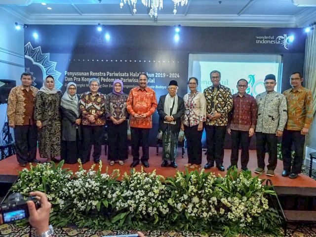 Kemenpar Siapkan Pedoman Wisata Halal di Indonesia Kemenpar Siapkan Pedoman Wisata Halal di Indonesia