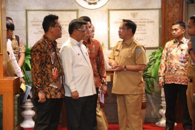 Menghadap Mendagri, Gubernur Kalimantan Utara Usulkan Peningkatan Status Kecamatan Tanjung Selor Menjadi Kota Menghadap Mendagri, Gubernur Kalimantan Utara Usulkan Peningkatan Status Kecamatan Tanjung Selor Menjadi Kota