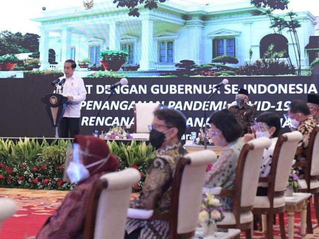 Presiden Jokowi Instruksikan Jajarannya Bersiap Jalankan Program Vaksinasi Covid-19 Presiden Jokowi Instruksikan Jajarannya Bersiap Jalankan Program Vaksinasi Covid-19