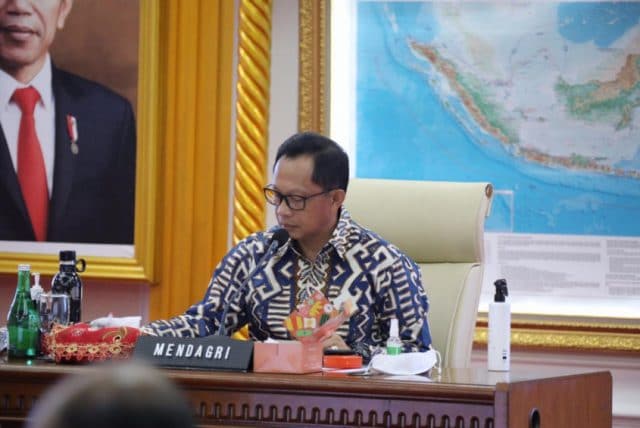 Mendagri Keluarkan Insruksi tentang Pemberlakuan Pembatasan Kegiatan untuk Pengengendalian Penyebaran Covid-19 Mendagri Keluarkan Insruksi tentang Pemberlakuan Pembatasan Kegiatan untuk Pengengendalian Penyebaran Covid-19