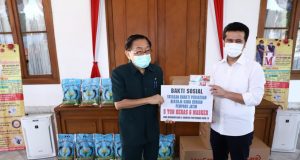 Salurkan Logistik ke Bangkalan, Wagub Emil Dorong Pengusaha Jatim Turut Berkontribusi