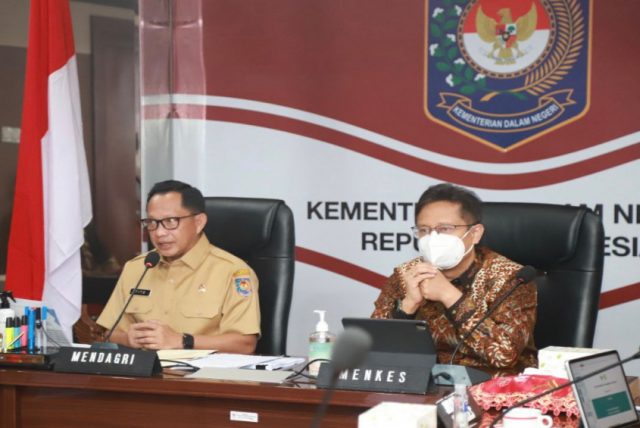 Mendagri Dorong Pemda Percepat Vaksinasi Jelang Tahun Baru 2022 Mendagri Dorong Pemda Percepat Vaksinasi Jelang Tahun Baru 2022