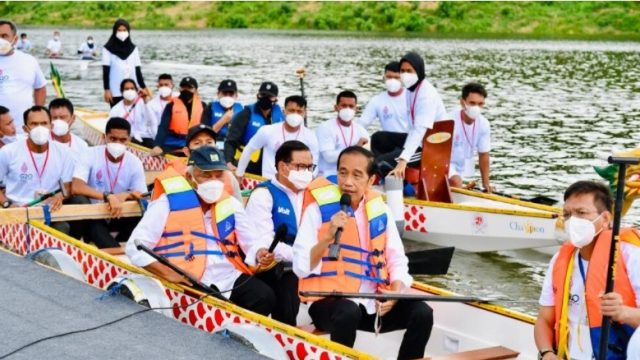 Naik Perahu Naga, Presiden Jokowi Resmikan Bendungan Ladongi di Kolaka Timur Naik Perahu Naga, Presiden Jokowi Resmikan Bendungan Ladongi di Kolaka Timur