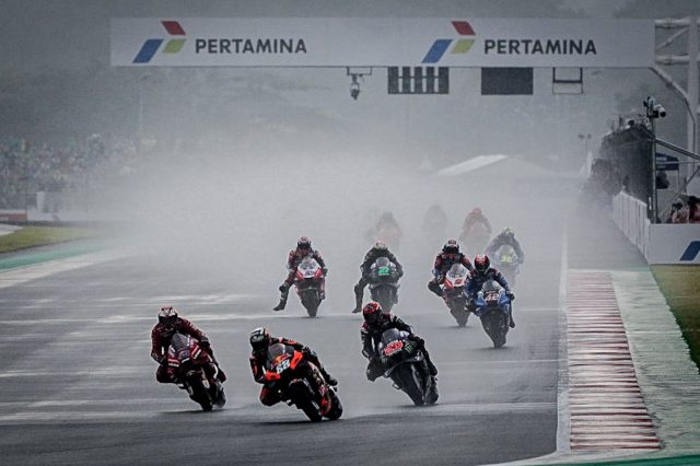 Cerita Menparekraf Tentang Hujan yang Bikin MotoGP Mandalika 2022 Sempat Tertunda