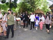 Libur Lebaran, Presiden Jokowi Ajak Cucu Wisata Satwa di Bali