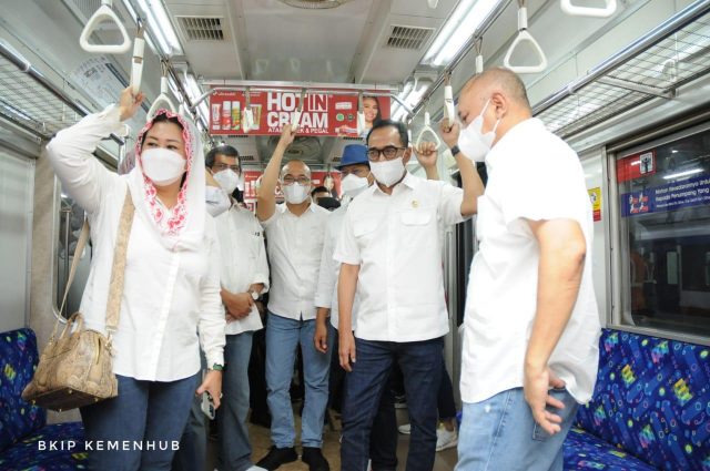 Menhub Bersama Menkop UKM Hadiri Soft Launching Pengoperasian Stasiun Matraman Semakin Tingkatkan Pelayanan KRL Jabodetabek