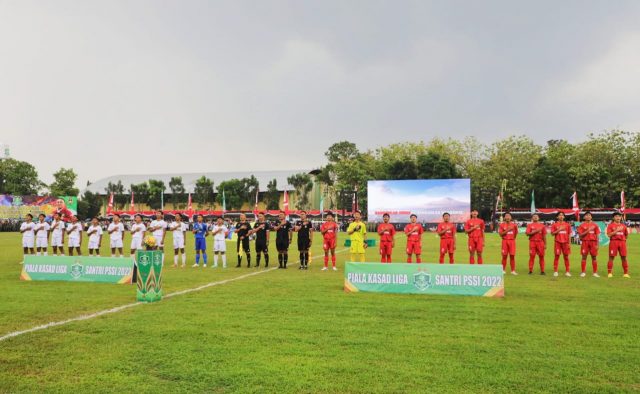 Gubernur Khofifah: Sudah Saatnya Santri Hiasi Sepak Bola Indonesia