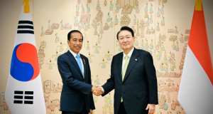 Presiden Jokowi Disambut Presiden Yoon Suk-yeol di Kantor Kepresidenan Yongsan