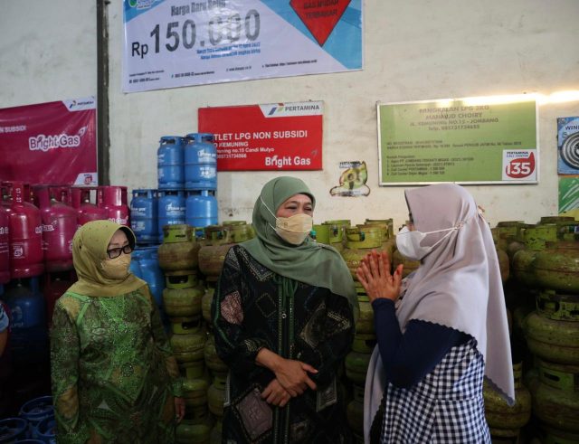 Gubernur Khofifah Pastikan Stok dan Distribusi BBM Maupun Elpiji di Jatim Aman