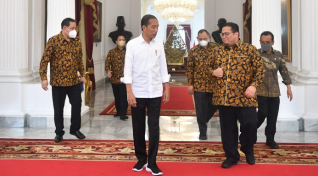 Presiden Jokowi Terima Anggota Bawaslu Periode 2022-2027
