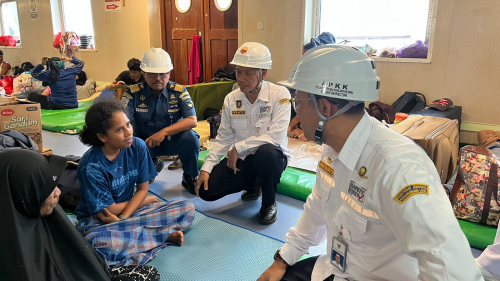 Kemenhub Uji Kelaiklautan Kapal Penumpang Serta Monitoring Penambahan Dispensasi Penumpang Di Pelabuhan Kalianget Dan Tanjung Perak Kemenhub Uji Kelaiklautan Kapal Penumpang Serta Monitoring Penambahan Dispensasi Penumpang Di Pelabuhan Kalianget Dan Tanjung Perak