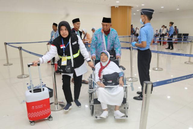 Bandara Kertajati Resmi Pertama Kali Terbangkan Jemaah Haji Bandara Kertajati Resmi Pertama Kali Terbangkan Jemaah Haji