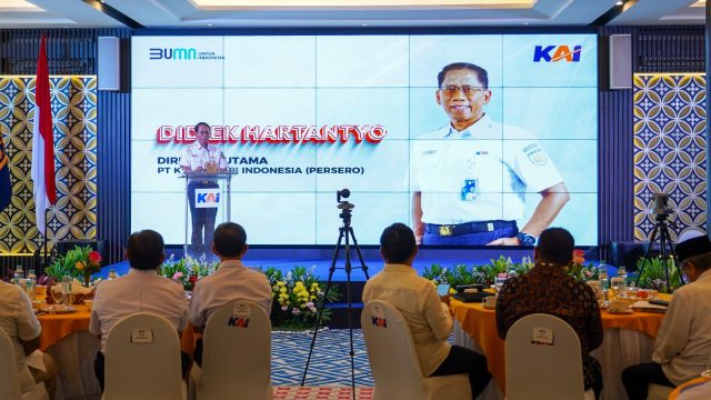 Tingkatkan Rasa Cinta Tanah Air kepada Seluruh Pegawai, KAI Gelar Townhall Meeting “Wawasan Kebangsaan dan Cinta Tanah Air” Tingkatkan Rasa Cinta Tanah Air kepada Seluruh Pegawai, KAI Gelar Townhall Meeting “Wawasan Kebangsaan dan Cinta Tanah Air”