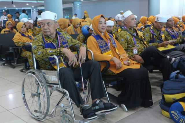 Relaksasi Beban Bandara Soekarno Hatta, Bandara Sultan Mahmud Badaruddin II kembali Berangkatkan Calon Jemaah Umrah