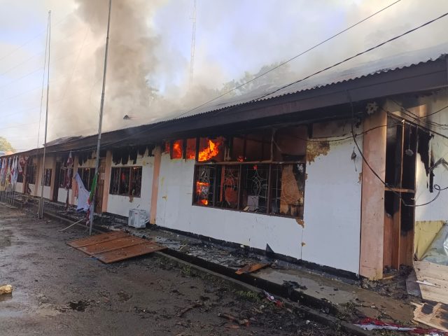 Polisi Selidiki Terbakarnya 3 Kantor, Salah Satunya KPU Kabupaten Jayapura