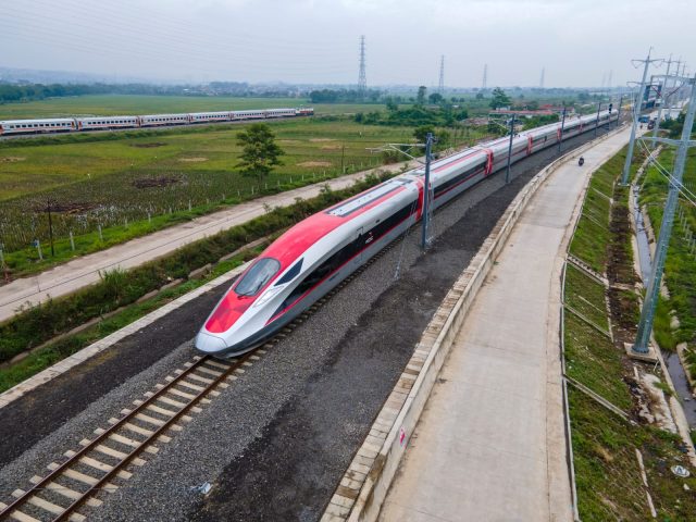 Siap Layani Penumpang Kementerian Perhubungan Terbitkan Izin Operasi Kereta Cepat Siap Layani Penumpang Kementerian Perhubungan Terbitkan Izin Operasi Kereta Cepat