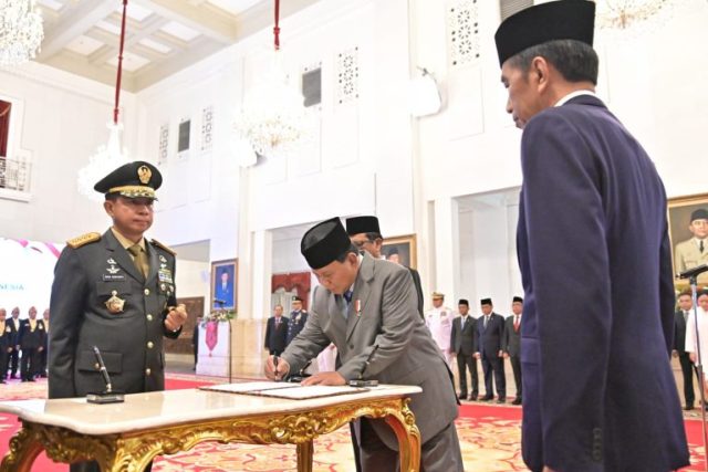 Menhan Prabowo Jadi Saksi Pelantikan Jenderal TNI Agus Subiyanto Sebagai Panglima TNI