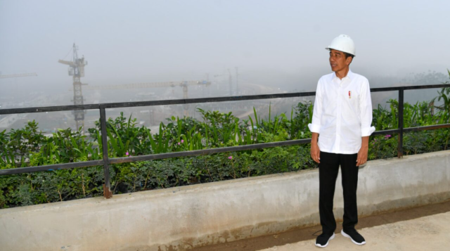 Pagi di IKN, Presiden Tinjau Pembangunan IKN dari Atas Lokasi Kantor Presiden Pagi di IKN, Presiden Tinjau Pembangunan IKN dari Atas Lokasi Kantor Presiden