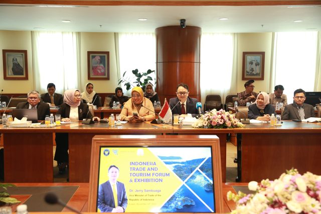 Kamendag RI pada Indonesia Trade and Tourism Forum & Exhibition di Kuwait City Kamendag RI pada Indonesia Trade and Tourism Forum & Exhibition di Kuwait City