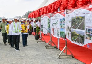 Tinjau Pembangunan Jalan Tol IKN, Presiden: Diharapkan Juni 2024 Bisa Dipakai