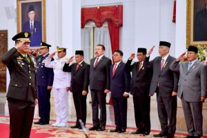 Presiden Joko Widodo Lantik Maruli Simanjuntak sebagai KSAD di Istana Negara