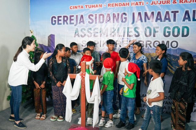 Jelang Natal Nasional 2023, Wamenparekraf Tinjau GSJA Sapikerep Bromo Usai Direnovasi Jelang Natal Nasional 2023, Wamenparekraf Tinjau GSJA Sapikerep Bromo Usai Direnovasi