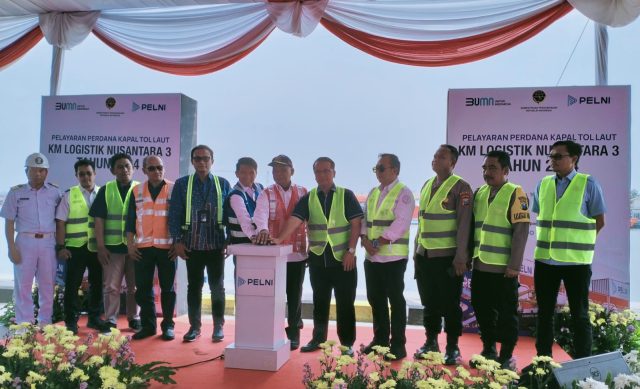 Kemenhub Lepas Pelayaran Perdana Kapal Angkutan Tol Laut Tahun 2024 di Surabaya