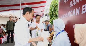 Serahkan Bantuan Pangan di Bantul, Presiden: Setelah Juni Dilanjutkan Kalau Anggaran Cukup