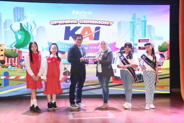 Edukasi Tentang Perkeretaapian, KAI Hadirkan Pengalaman Travelling by Train Bagi Anak-Anak di Kidzania Surabaya Edukasi Tentang Perkeretaapian, KAI Hadirkan Pengalaman Travelling by Train Bagi Anak-Anak di Kidzania Surabaya