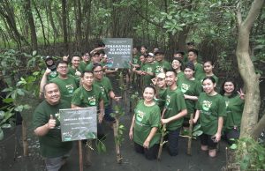 Bersama Grand Mercure Jakarta Kemayoran: Merayakan Hari Bumi dengan Penanaman Mangrove di Kawasan Ekowisata Mangrove PIK, berkolaborasi dengan Yayasan Mangrove Indonesia Lestari