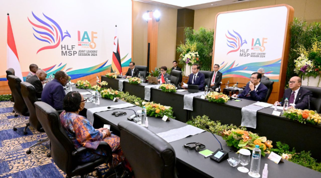 Bertemu Wakil Presiden Zimbabwe, Presiden Jokowi Bahas Kerja Sama Ekonomi hingga Pertambangan Bertemu Wakil Presiden Zimbabwe, Presiden Jokowi Bahas Kerja Sama Ekonomi hingga Pertambangan