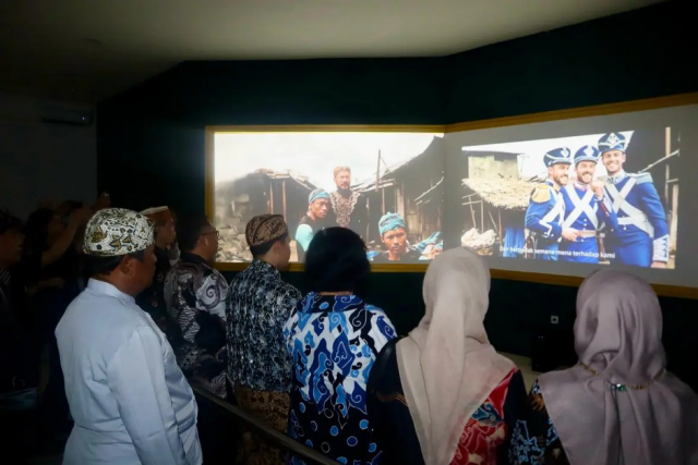 Kemenparekraf Tingkatkan Kunjungan Wisatawan ke Keraton Kasepuhan Cirebon Lewat ‘Museum CAVE AI LOTUS’ Kemenparekraf Tingkatkan Kunjungan Wisatawan ke Keraton Kasepuhan Cirebon Lewat ‘Museum CAVE AI LOTUS’