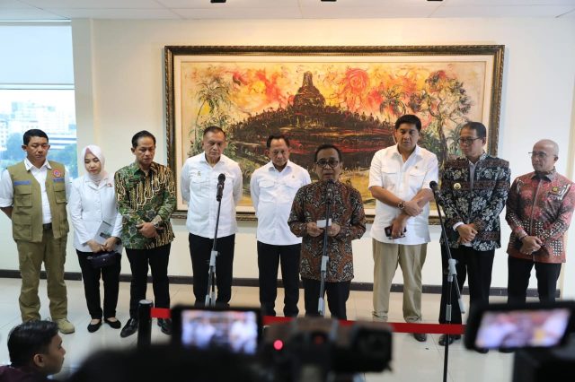 Pemerintah Umumkan 27 November sebagai Hari Libur Nasional Pilkada Pemerintah Umumkan 27 November sebagai Hari Libur Nasional Pilkada