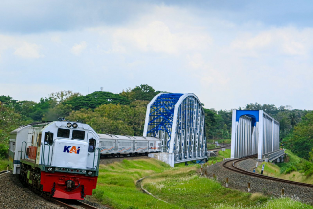 KAI Terus Melakukan Perbaikan Prasarana Dorong Transportasi Kereta Api Lebih Andal KAI Terus Melakukan Perbaikan Prasarana Dorong Transportasi Kereta Api Lebih Andal