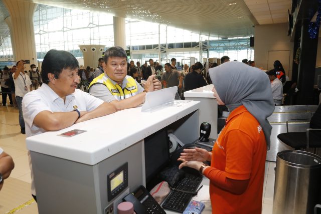 Pastikan Kelancaran Angkutan Nataru, Plt. Dirjen Hubud Tinjau Pelaksanaan Angkutan Nataru 2024/2025 di Makassar Pastikan Kelancaran Angkutan Nataru, Plt. Dirjen Hubud Tinjau Pelaksanaan Angkutan Nataru 2024/2025 di Makassar