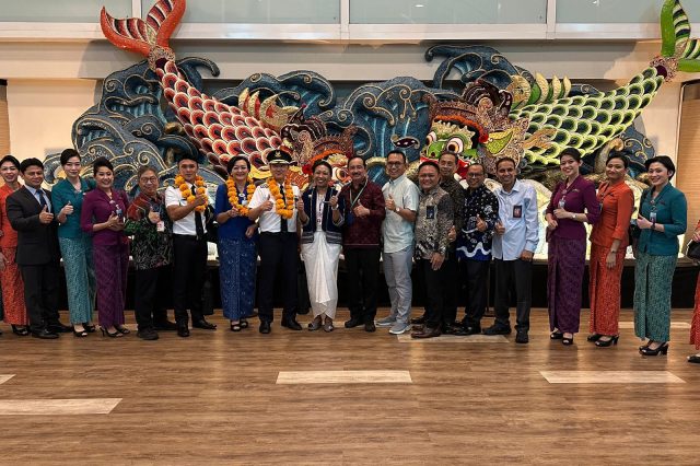 Kemenpar Berkolaborasi Sambut Wisman Pertama Tahun 2025 di Tiga Pintu Masuk Utama Kemenpar Berkolaborasi Sambut Wisman Pertama Tahun 2025 di Tiga Pintu Masuk Utama