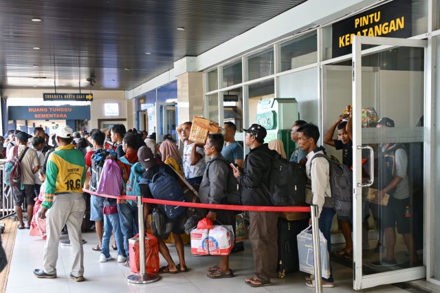 Penggunaan Angkutan Umum Meningkat Selama Nataru, Menhub Dudy Apresiasi Masyarakat Penggunaan Angkutan Umum Meningkat Selama Nataru, Menhub Dudy Apresiasi Masyarakat