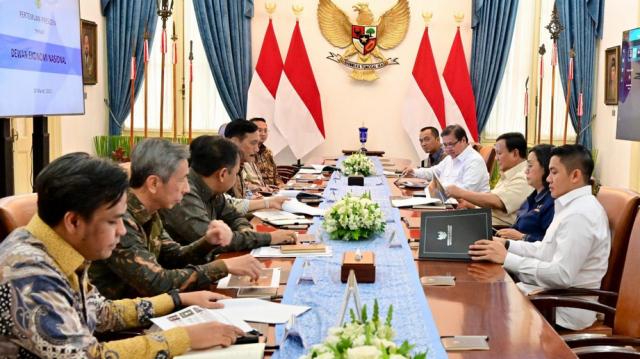 Presiden Prabowo Instruksikan Deregulasi untuk Tingkatkan Daya Saing Industri Padat Karya Presiden Prabowo Instruksikan Deregulasi untuk Tingkatkan Daya Saing Industri Padat Karya