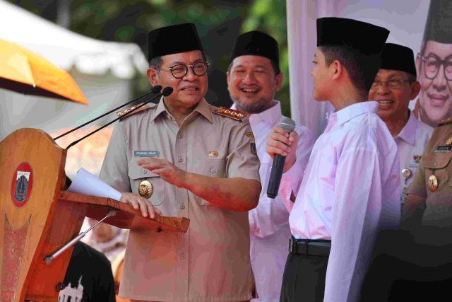 Lepas Keberangkatan Ribuan Santri, Gubernur Pramono Dukung Kontribusi Nyata bagi Jakarta Lepas Keberangkatan Ribuan Santri, Gubernur Pramono Dukung Kontribusi Nyata bagi Jakarta