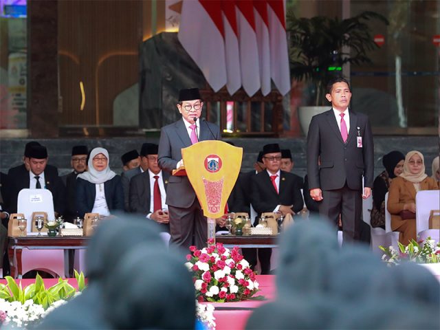 Pimpin Upacara Harkitnas 2025, Pramono: Pemprov Terus Tingkatkan Layanan Masyarakat Pimpin Upacara Harkitnas 2025, Pramono: Pemprov Terus Tingkatkan Layanan Masyarakat