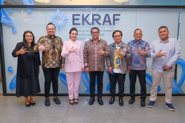Menteri Ekraf Dukung Gubernur Sherly Tjoanda Dorong Musisi Lokal Naik Panggung Nasional Menteri Ekraf Dukung Gubernur Sherly Tjoanda Dorong Musisi Lokal Naik Panggung Nasional