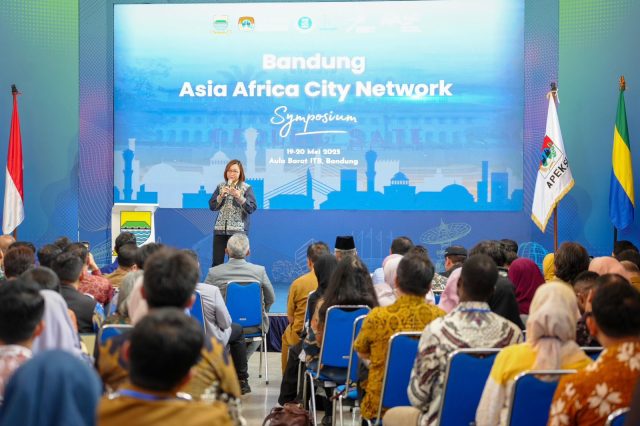 Hadiri Simposium Bandung Asia Africa City Network, Wamen Ekraf Dorong City Branding dari Tiap Daerah Hadiri Simposium Bandung Asia Africa City Network, Wamen Ekraf Dorong City Branding dari Tiap Daerah