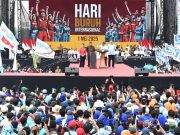 Presiden Prabowo Hadiri Peringatan Hari Buruh Internasional di Monas