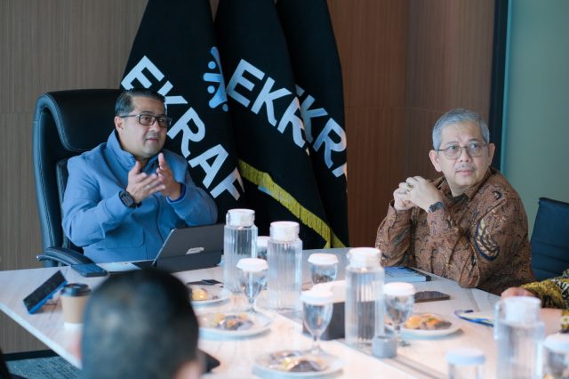 Menteri Ekraf Tekankan Ekonomi Kreatif Kuat dari Daerah saat Audiensi dengan KNIU untuk UNESCO Menteri Ekraf Tekankan Ekonomi Kreatif Kuat dari Daerah saat Audiensi dengan KNIU untuk UNESCO