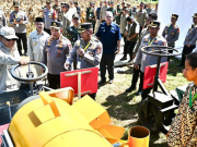 Tinjau Stan Hilirisasi Jagung di Bengkayang, Presiden Prabowo Apresiasi Inovasi UMKM dan Komitmen Swasembada